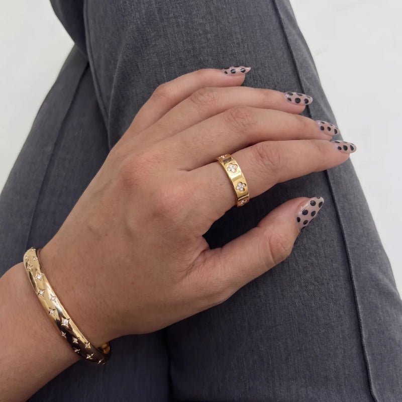 Clover Ring - Pavé CZ Gold Band | Monrich
